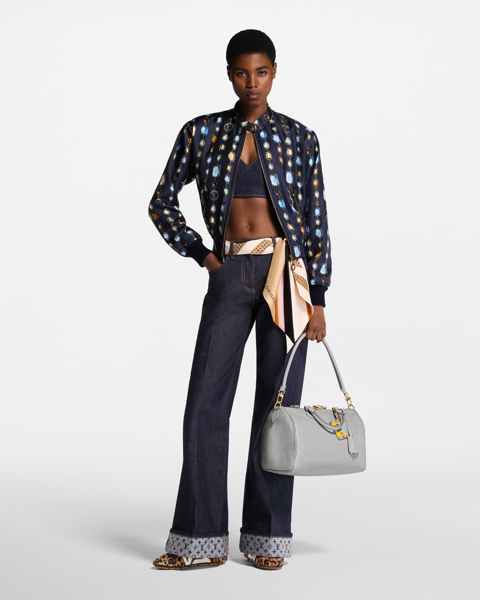 リバーシブル ネックレス ボンバージャケット ｜ルイ・ヴィトン